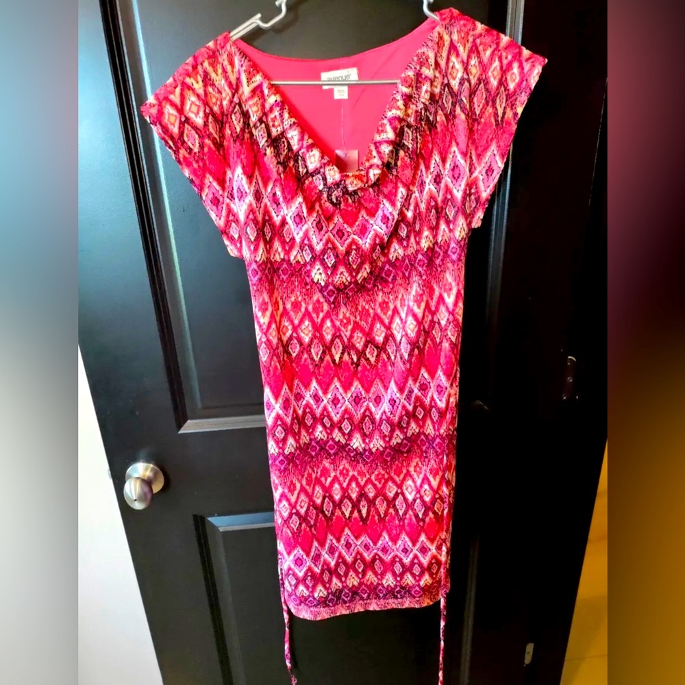 Women’s short sleeve dress Size 14/16 Geo Pattern NWT